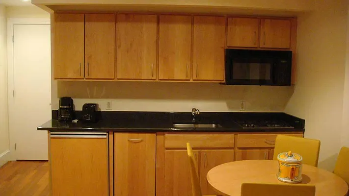 Rented by La Seven Inc. | media 12