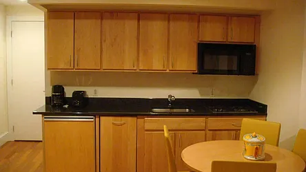 Rented by La Seven Inc.