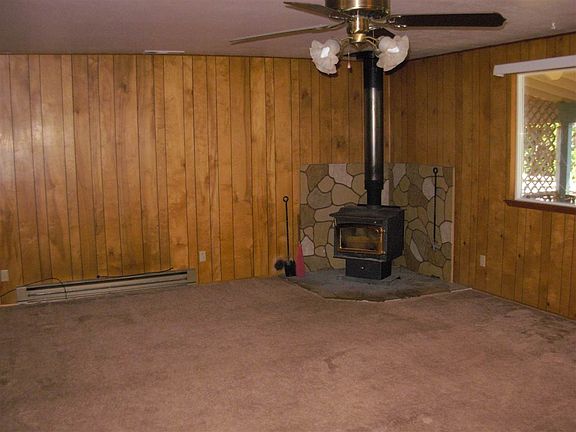 2nd image of 3464 Hill Crest Dr