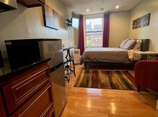 302 Newbury St APT 10, Boston, MA 02115