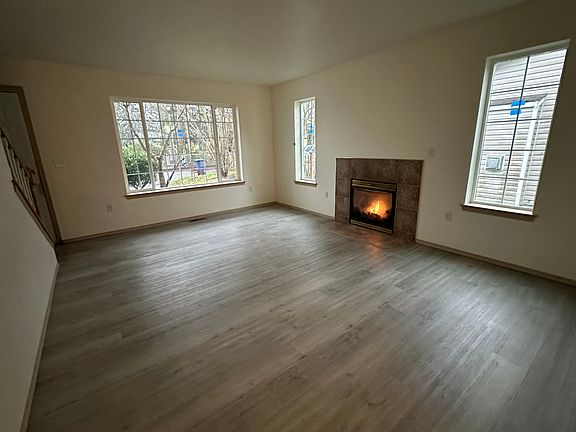 4th image of 320 Birchwood Ln #320