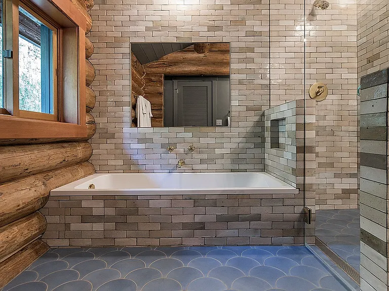 263 E Villanova Rd — Photo 26