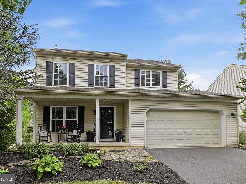 1st image of 230 Cambridge Ln