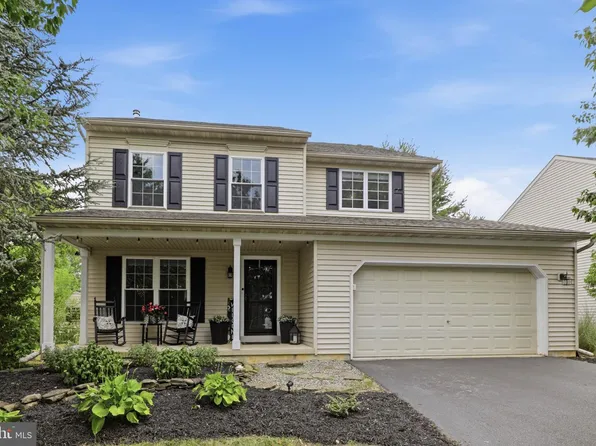 230 Cambridge Ln, Lititz, PA 17543