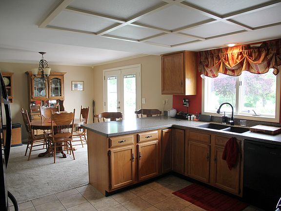 Kitchen 11X13, Dining 12X13