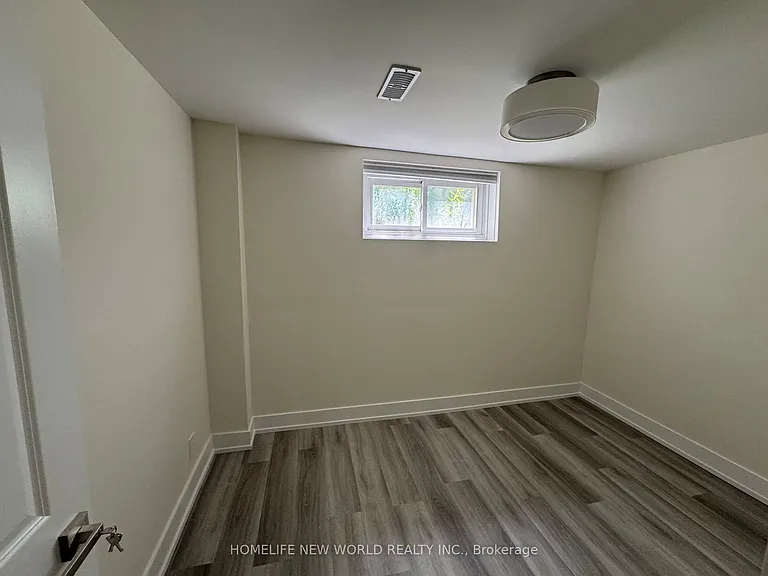 47 Shropshire Dr — Photo 6
