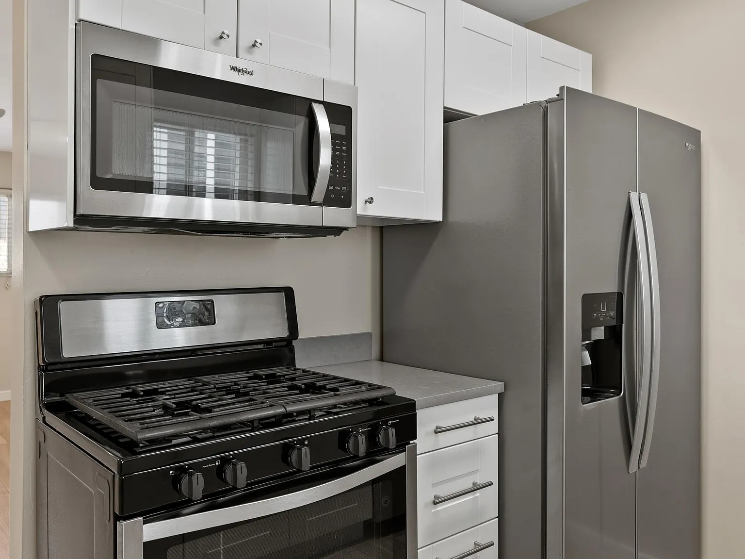 163 Covina Ave — Photo 3