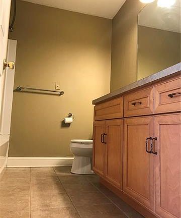3rd image of 1783 Chateau Pl APT C