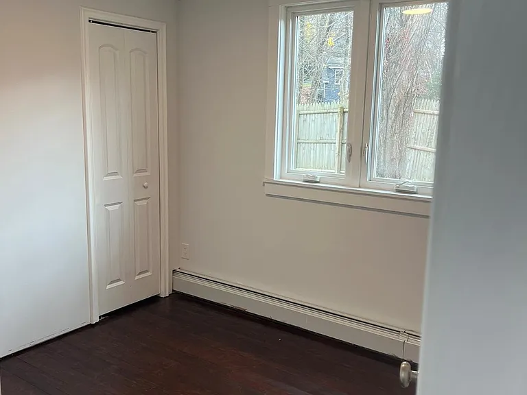 75 Manor Rd — Photo 8