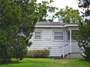 1705 E Polk Ave, Victoria, TX 77901