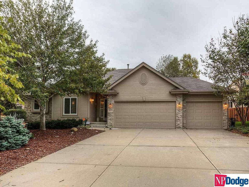 1st image of 4023 N 164th Cir