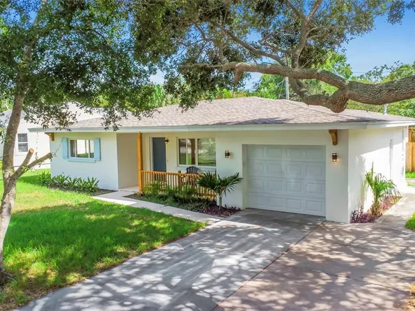245 Grove Cir N, Dunedin, FL 34698