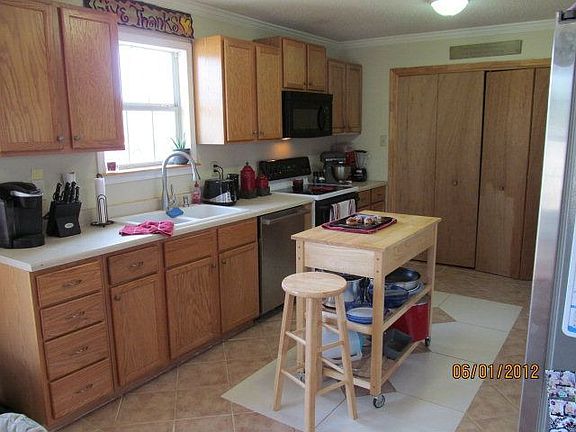 5th image of 2620 Emporia St