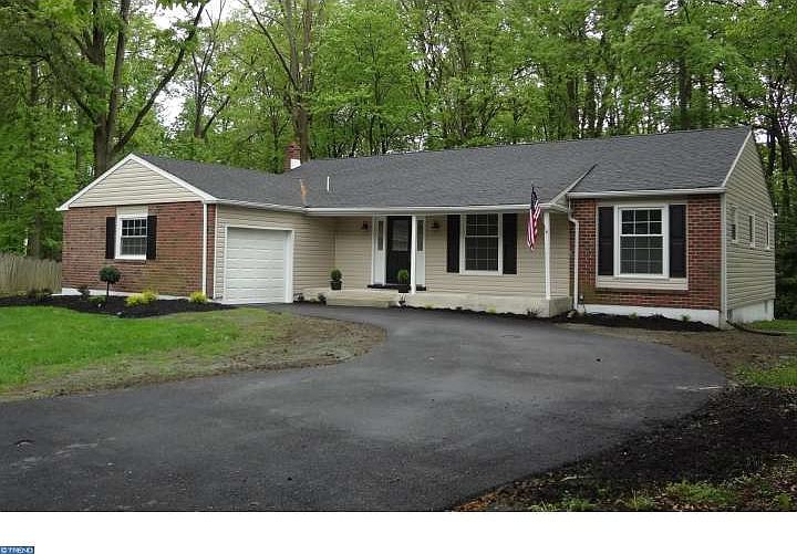 1st image of 6 Beauford Pl