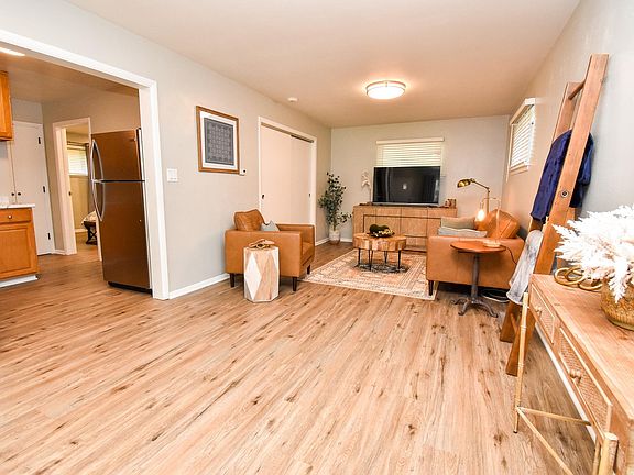 5th image of 5058 N Lakeside Pl