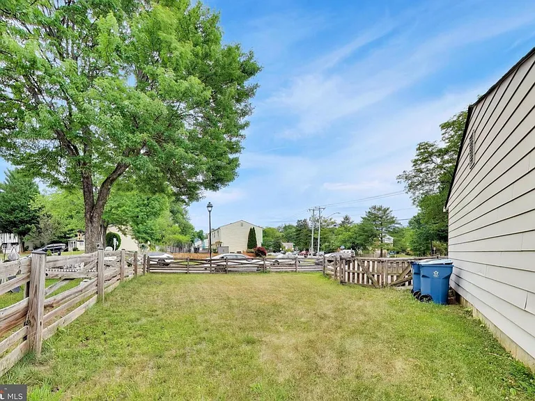 5932 Peregrine Dr — Photo 31