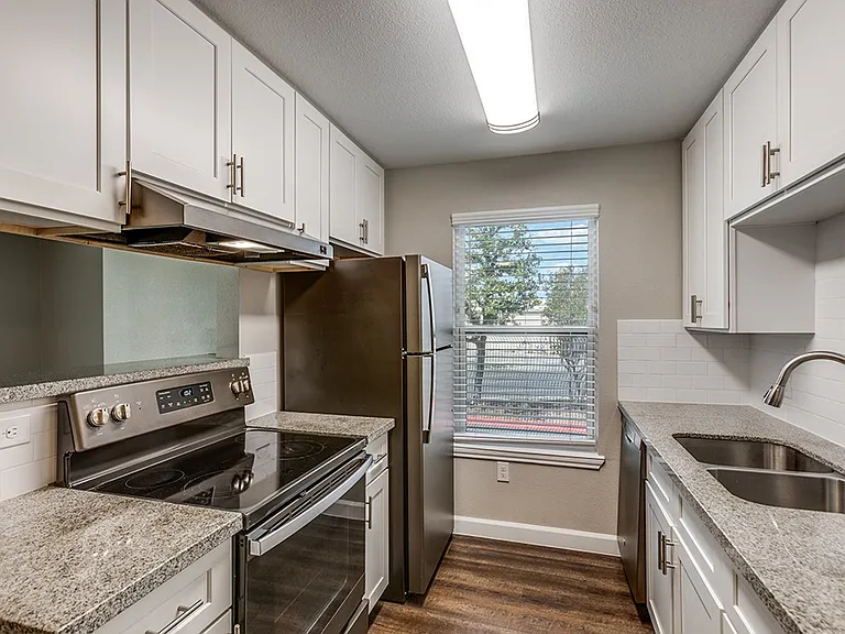 Mission James Place Apartments — Photo 11