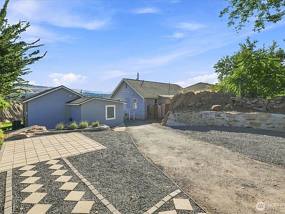 3rd image of 540 S Chelan Avenue