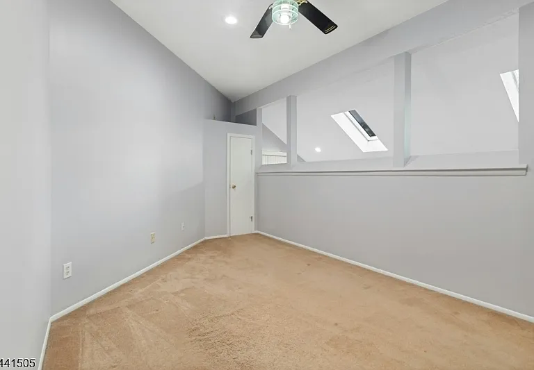 19 Linda Ln — Photo 16