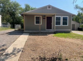 1832 SE Adams St, Topeka, KS 66607