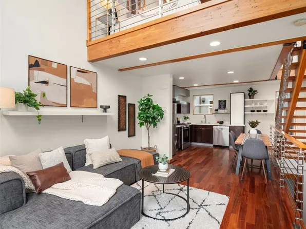 9057 17th Avenue SW, Seattle, WA 98106