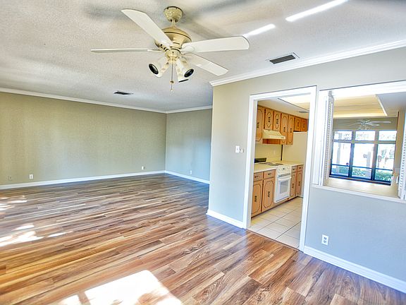 2nd image of 323 Kerneywood St