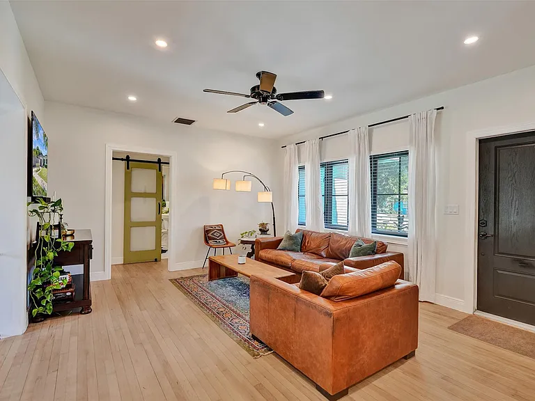 807 SW 18th St — Photo 14