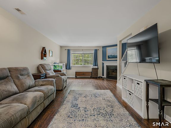 4th image of 310 Boston Post Road #135