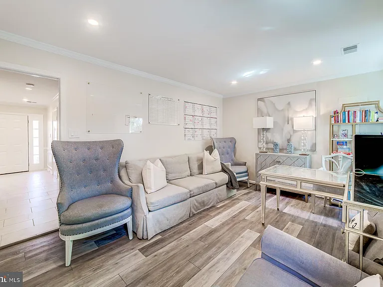 8 Carriage House Cir — Photo 18