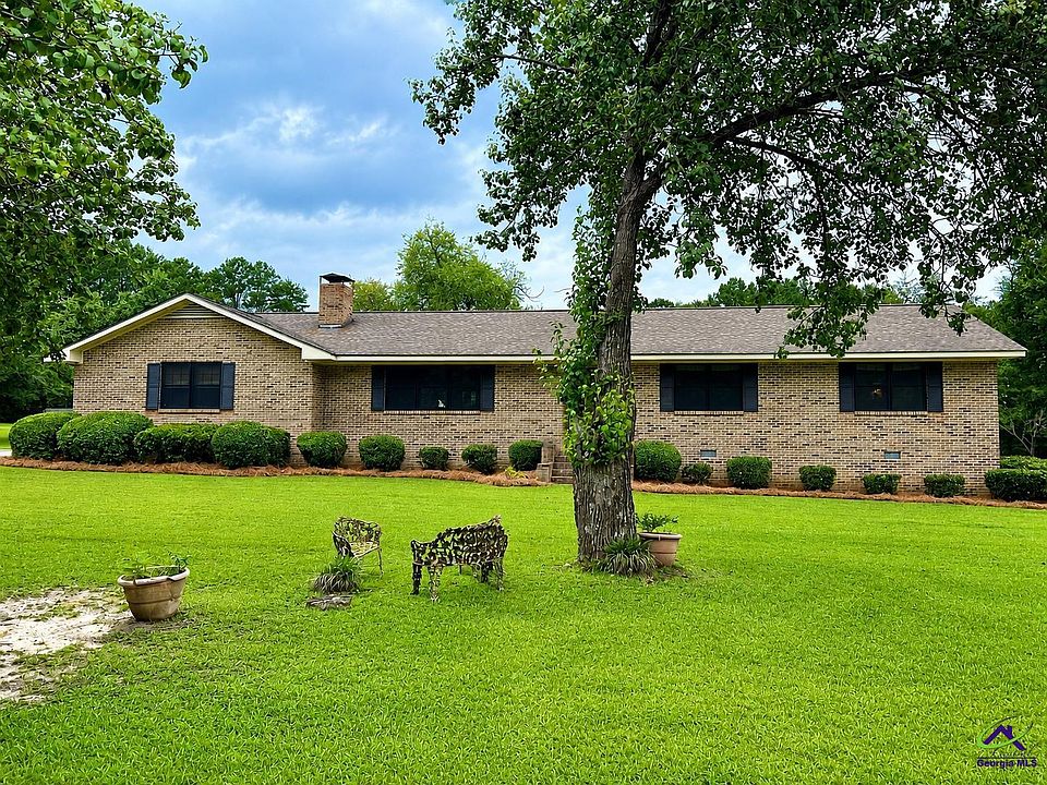 1st image of 214 Country Club Cir