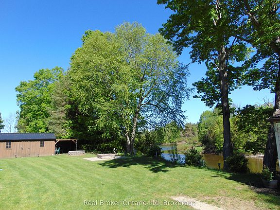 4th image of 16 Twin River Dr N