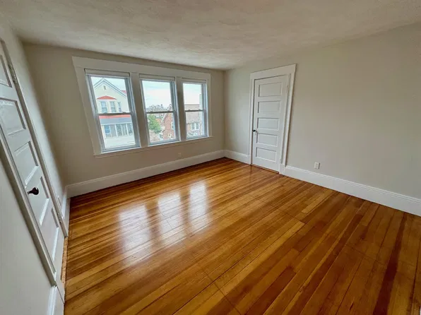 12 Hill St #3, Somerville, MA 02144