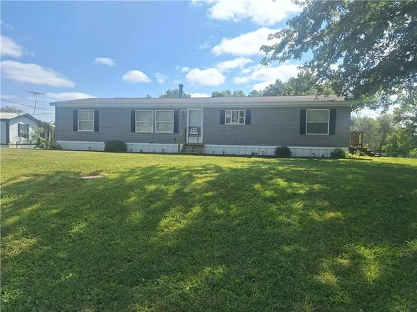 802 N Main St, Clarksdale, MO 64430