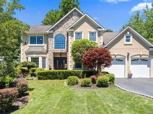 46 Greenwich Ave, Central Valley, NY 10917