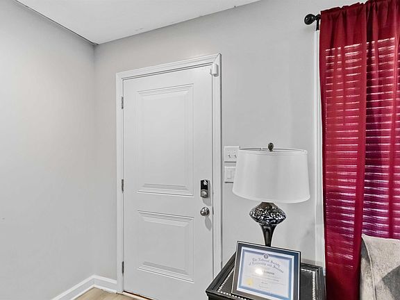 3rd image of 194 Wexford Way