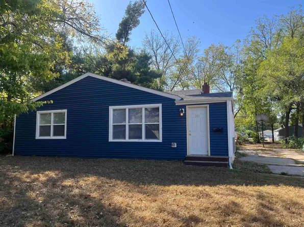 221 Belteberg Rd, Loves Park, IL 61111