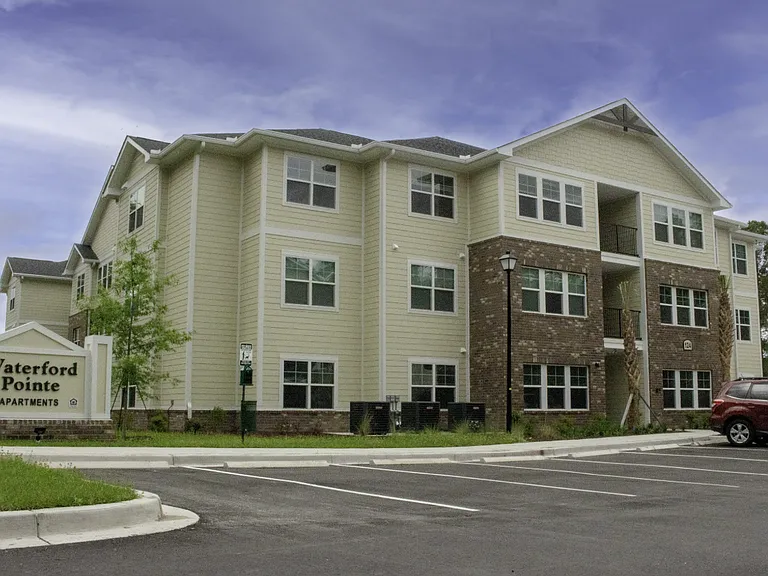 Waterford Pointe — Photo 2