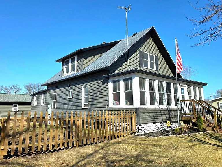 511 Superior St — Photo 20