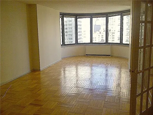 Rented by R New York | media 27