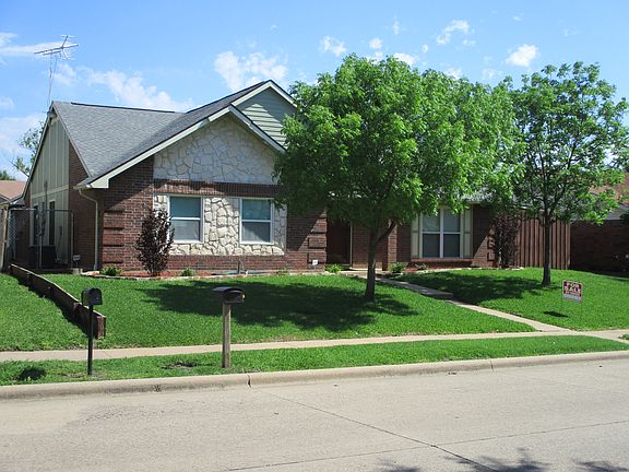 2nd image of 626 Chestnut Dr