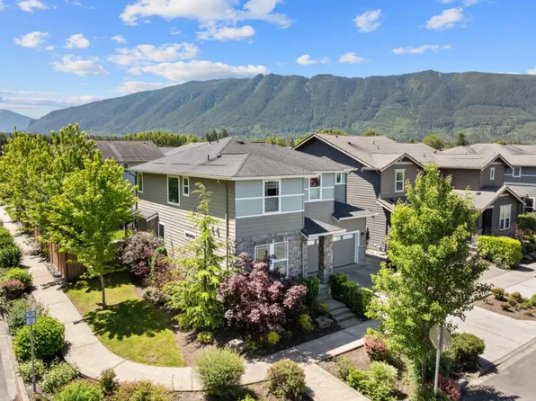 303 Vaughan Blvd NE, Bellevue, WA 98045
