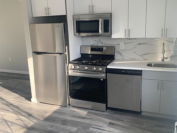 5th image of 84 W Mineola Ave Floor 2