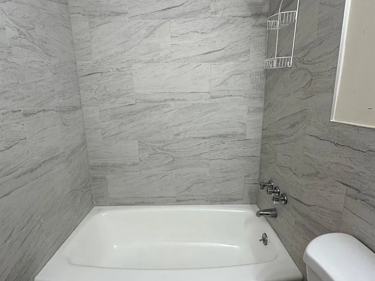 123 S Adelaide Ave #2L — Photo 16