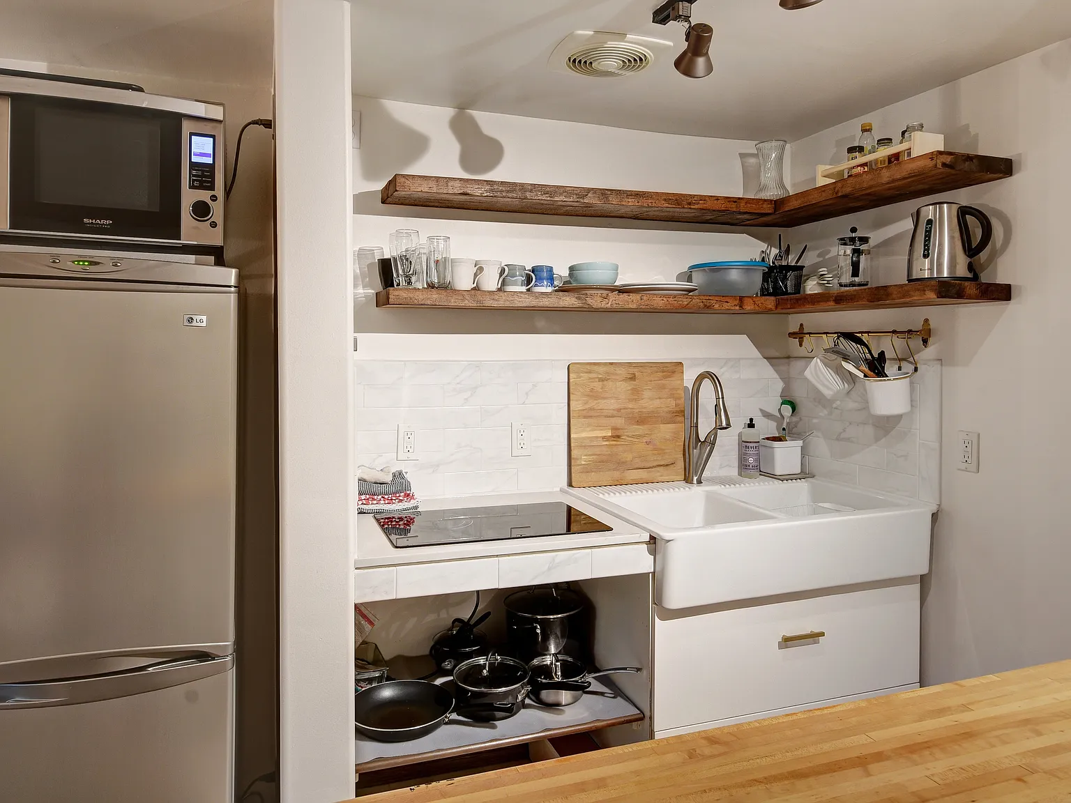 Studio, 369 sqft, $2,000 — Photo 3