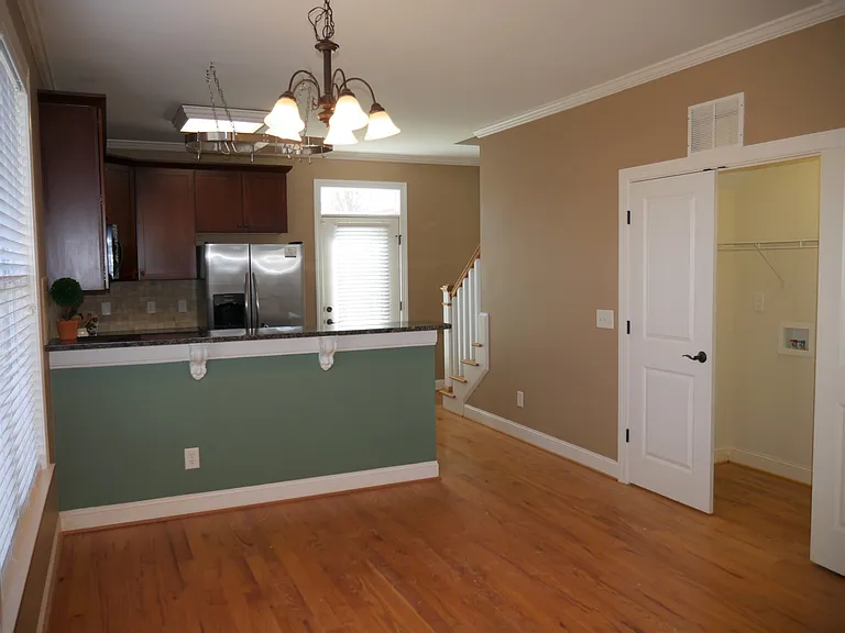 1330 Mint St — Photo 7