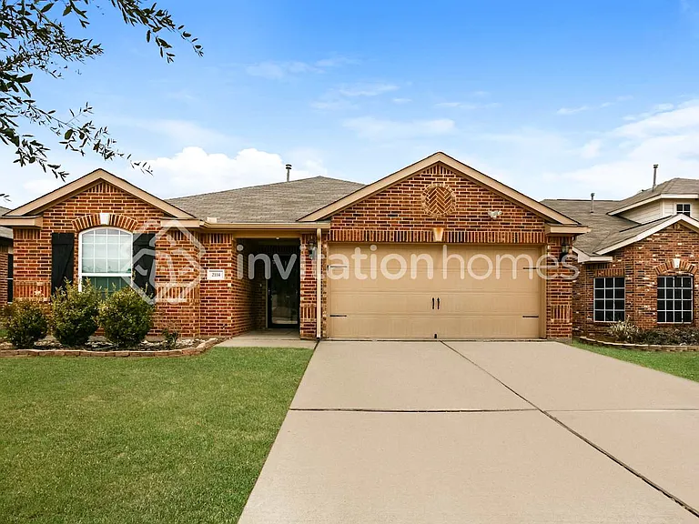 2114 Bluebell — Photo 1
