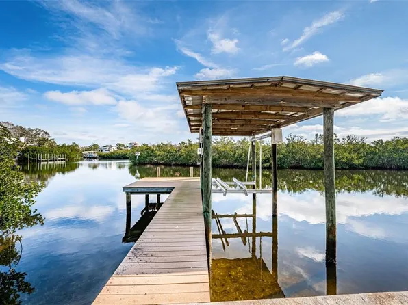 624 N Mayo St #19, Crystal Beach, FL 34681