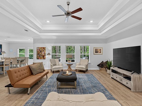 3rd image of 75 Krewe Cir