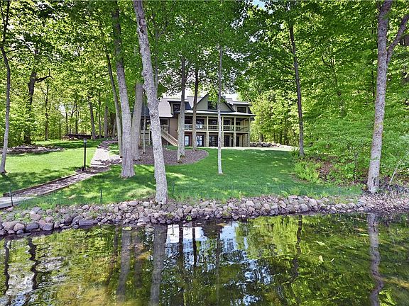 4th image of 2772B 25th Avenue