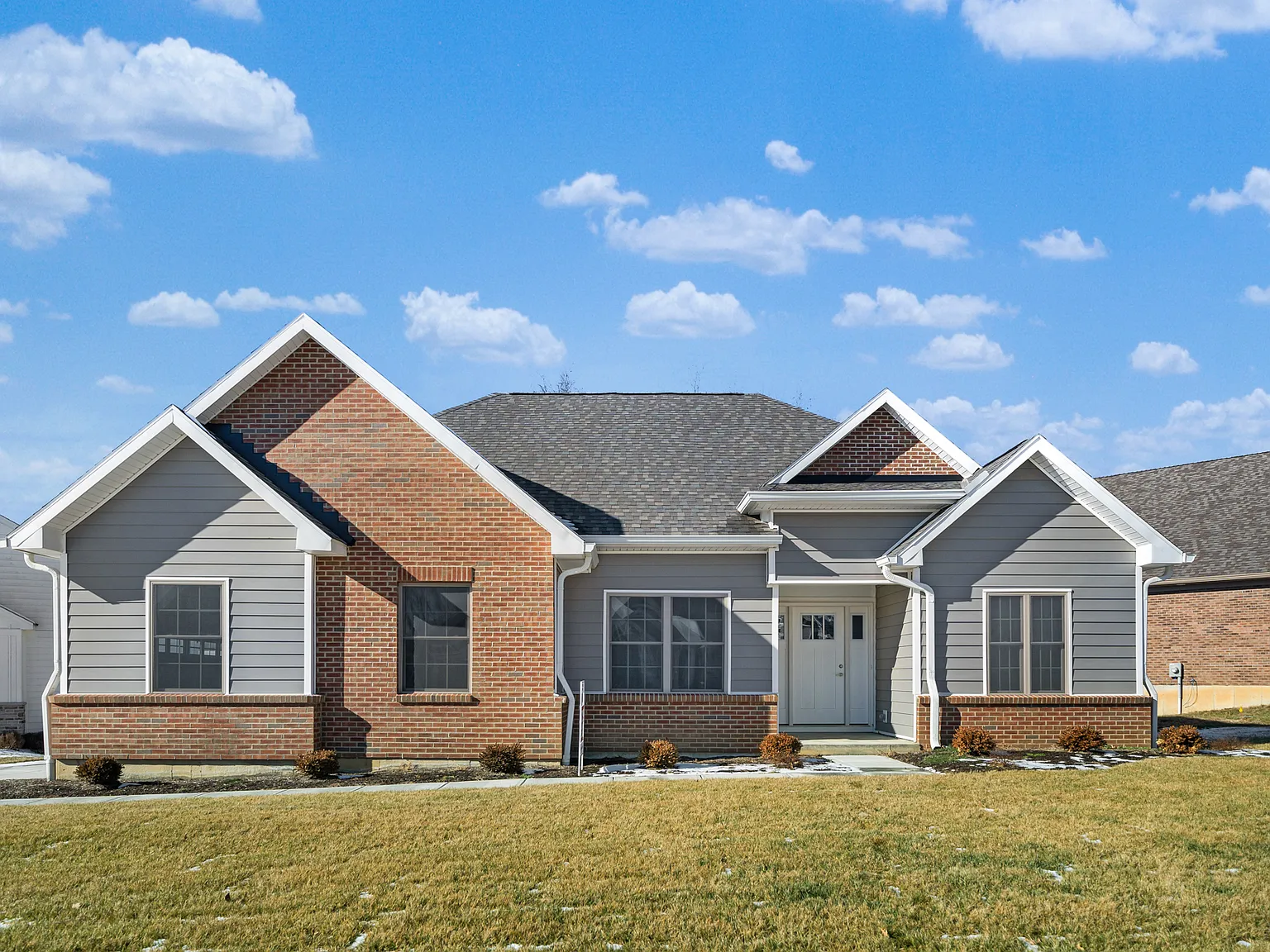 3 bed, 2517 sqft, $3,730 — Photo 2